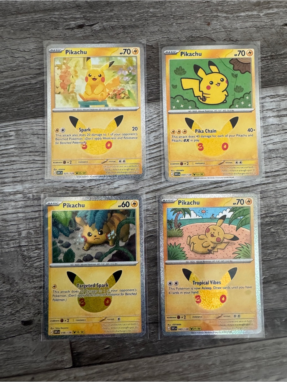 8x Pokemon 30th anniversary edition Pikachu Cards